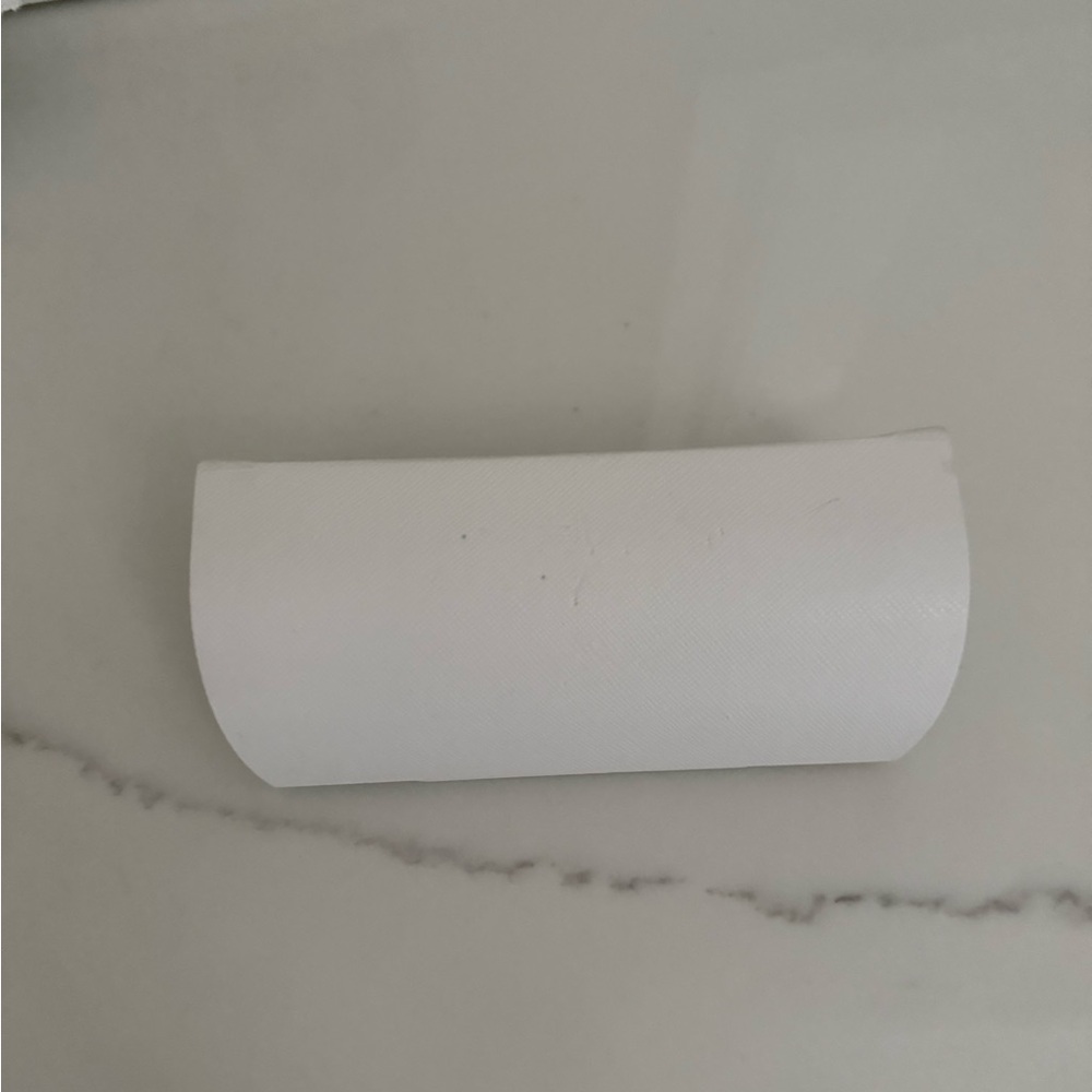 Michael Kors white glasses case - Picture 3 of 6